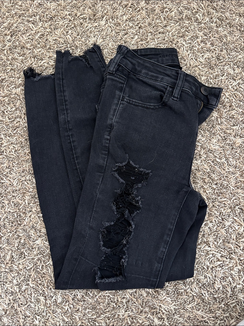 American Eagle Black Distressed Women's Skinny Jeans
